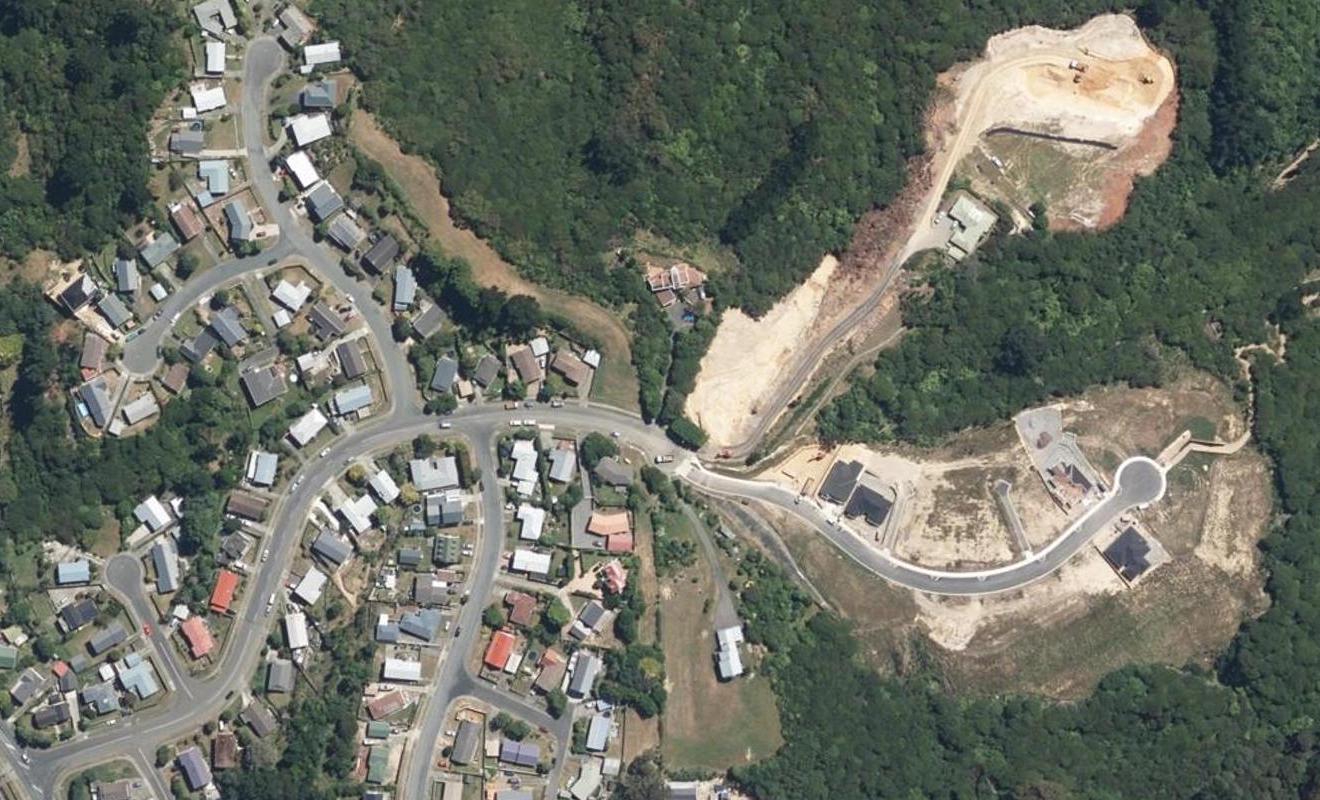 29 Adventure Drive, Whitby, Porirua - Carousel 1