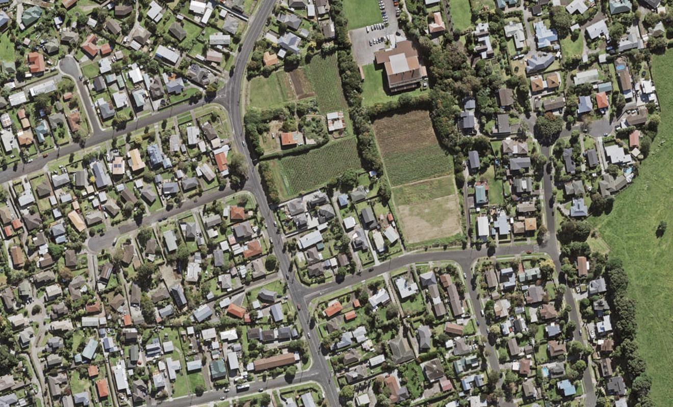 4 Ridgemount Rise, Mangere Bridge, Auckland - Carousel 1