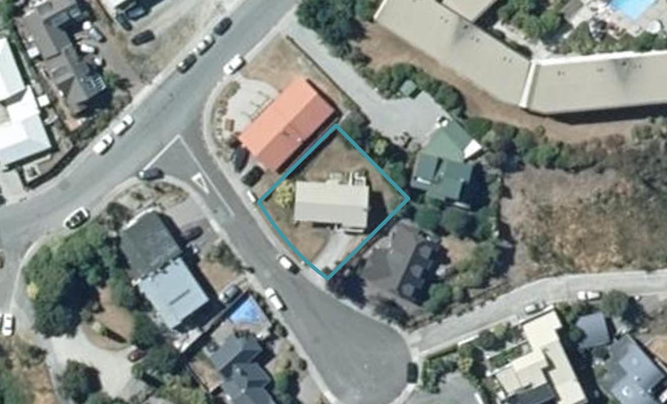 3 Thorn Crescent, Fernhill, Queenstown - Carousel 1