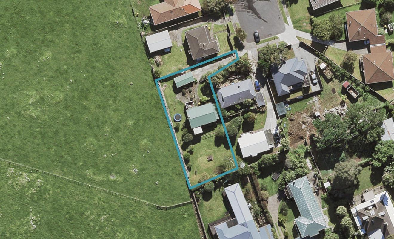 35 Matapouri Road, Mangere Bridge, Auckland - Carousel 1