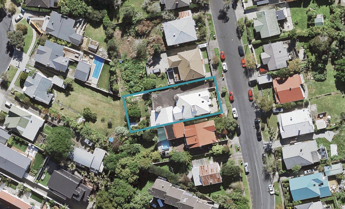 38 Mountain View Road, Morningside, Auckland - Carousel 1