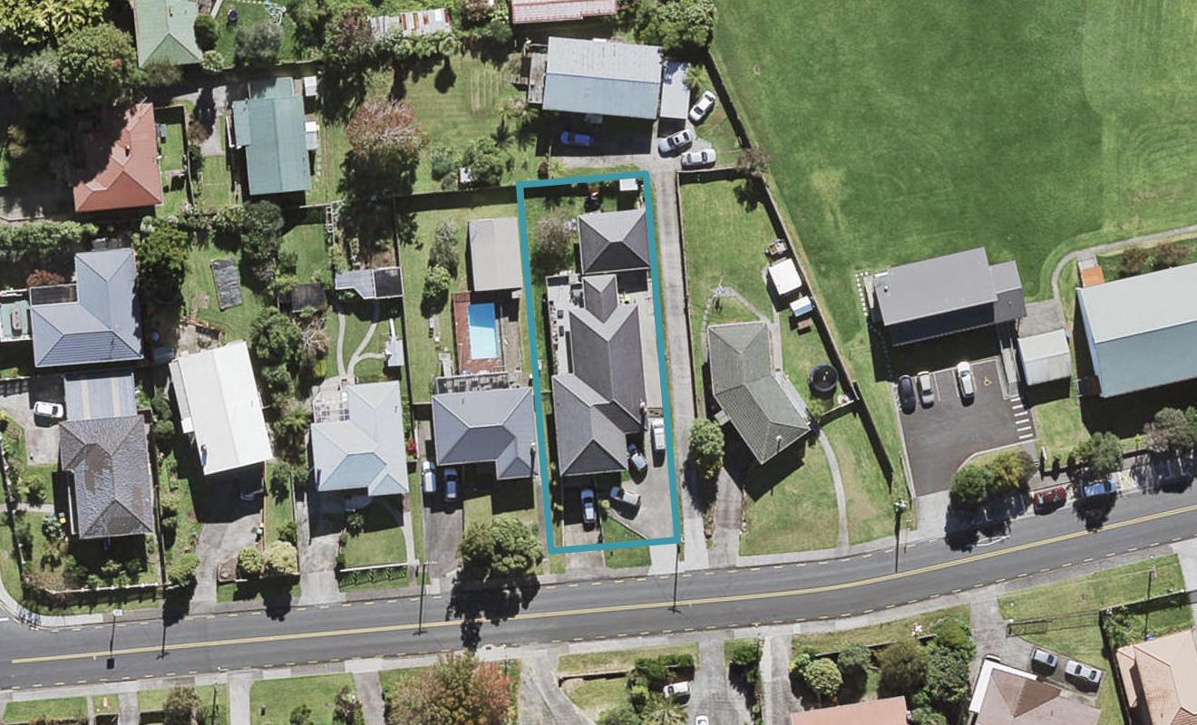 35 School Road, Te Atatu South, Auckland - Carousel 1