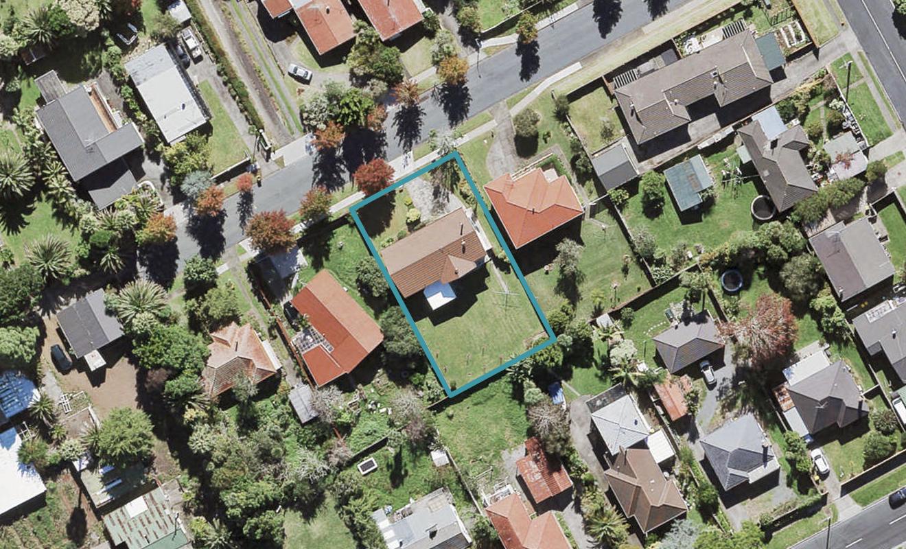 4 Armstrong Place, New Lynn, Auckland - Carousel 1