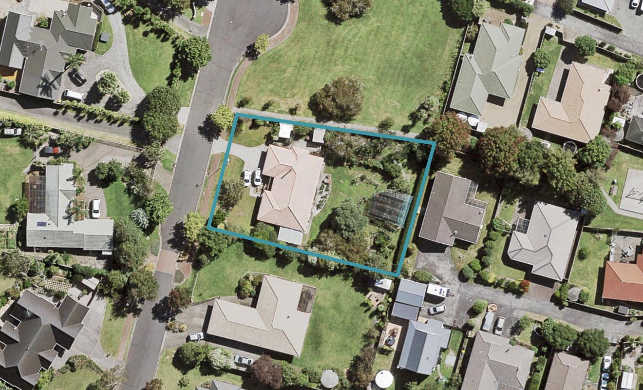 54 Sunny Crescent, Huapai, Kumeu - Carousel 1