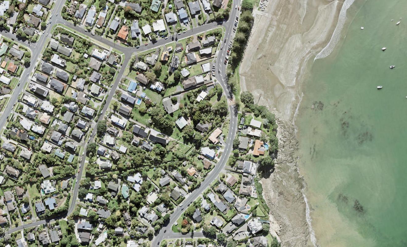 920 Beach Road, Waiake, Auckland - Carousel 1