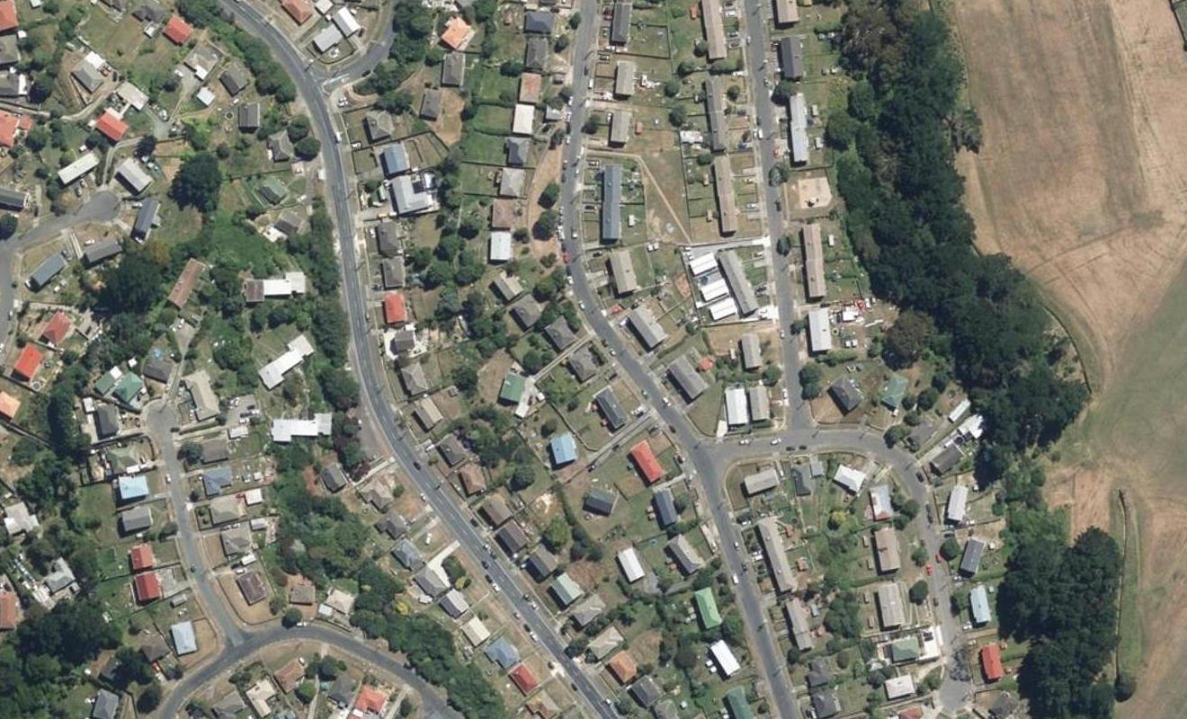 52 Hereford Street, Cannons Creek, Porirua - Carousel 1