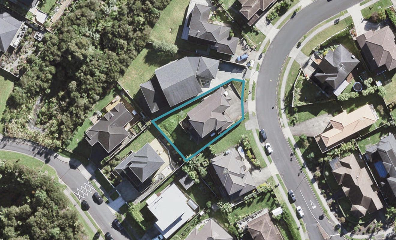 15 Hornbill Drive, Fairview Heights, Auckland - Carousel 1