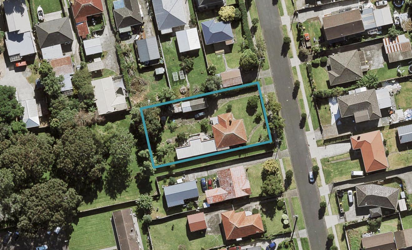 1 Crawford Avenue, Mangere Bridge, Auckland - Carousel 1