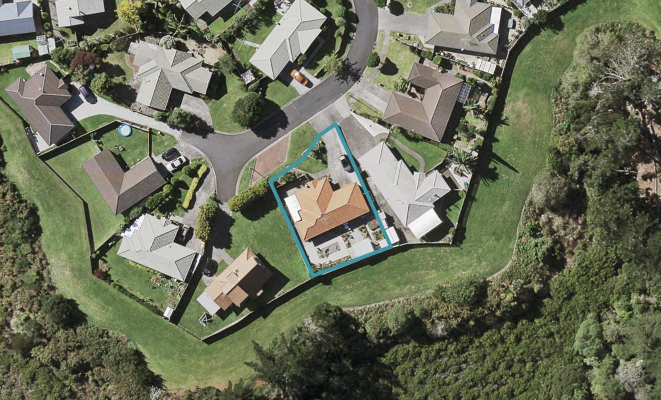 18 Lutana Place, Burswood, Auckland - Carousel 1