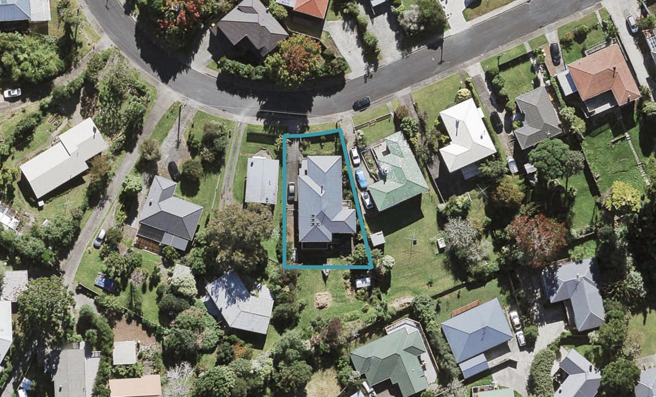 34 Sylvan Crescent, Te Atatu South, Auckland - Carousel 1