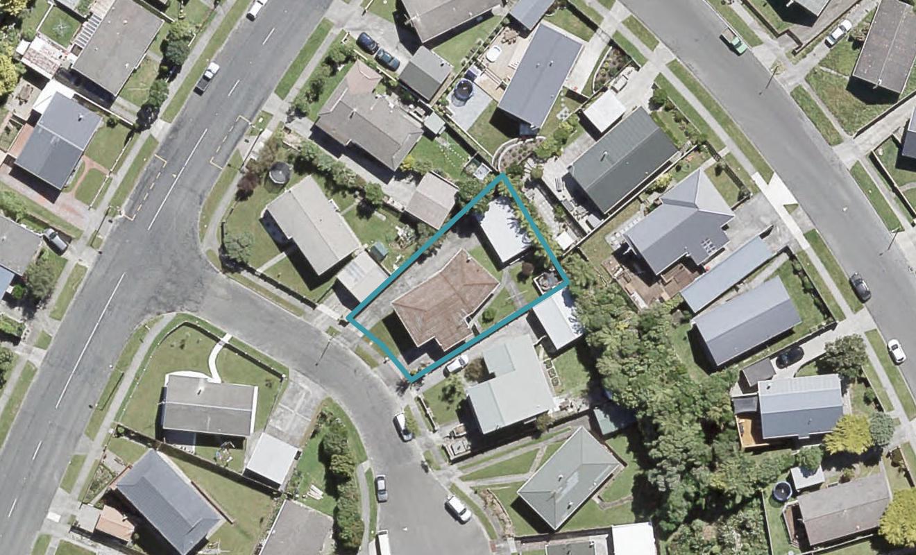 2 Becks Close, Kelson, Lower Hutt - Carousel 1