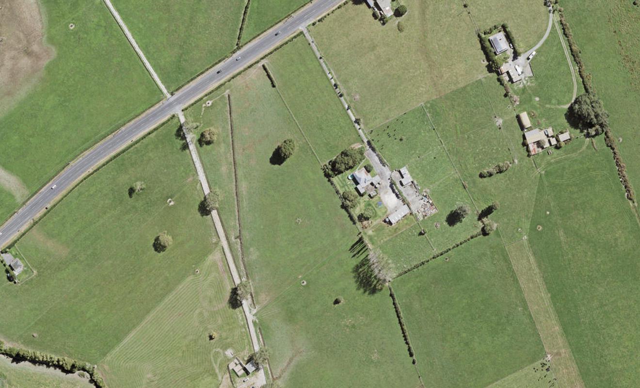 3 Pureirei Drive, CLEVEDON - Carousel 1