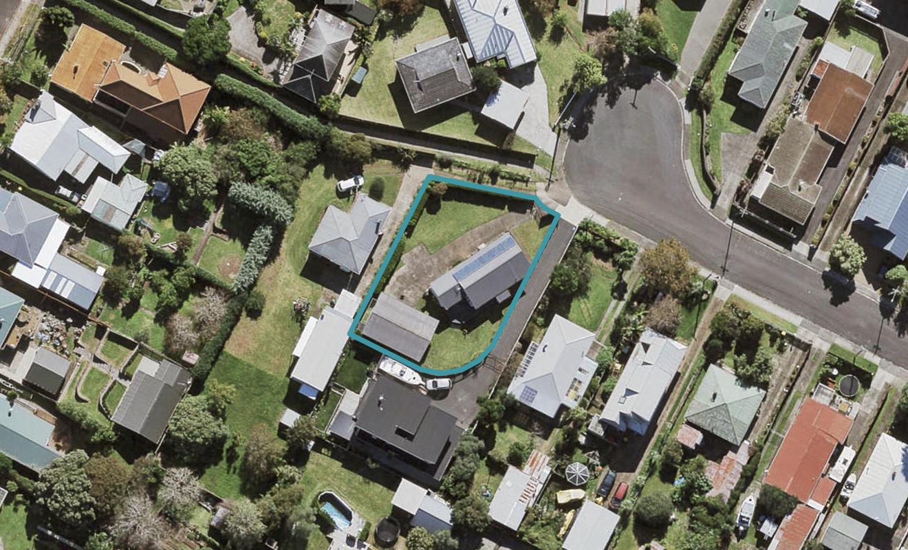 12 Kowhai Avenue, Mangere Bridge, Auckland - Carousel 1