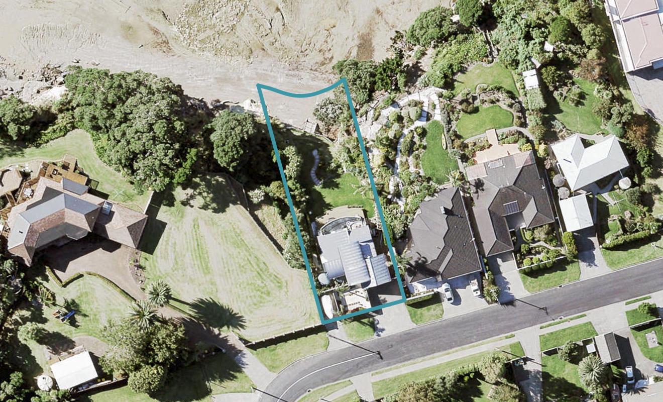 35 Hawke Crescent, Beachlands, Auckland - Carousel 1