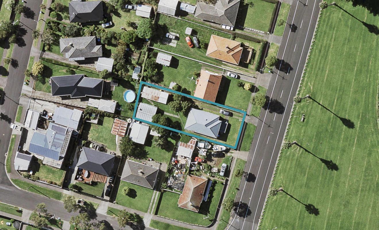 153 Riverside Avenue, Point England, Auckland - Carousel 1
