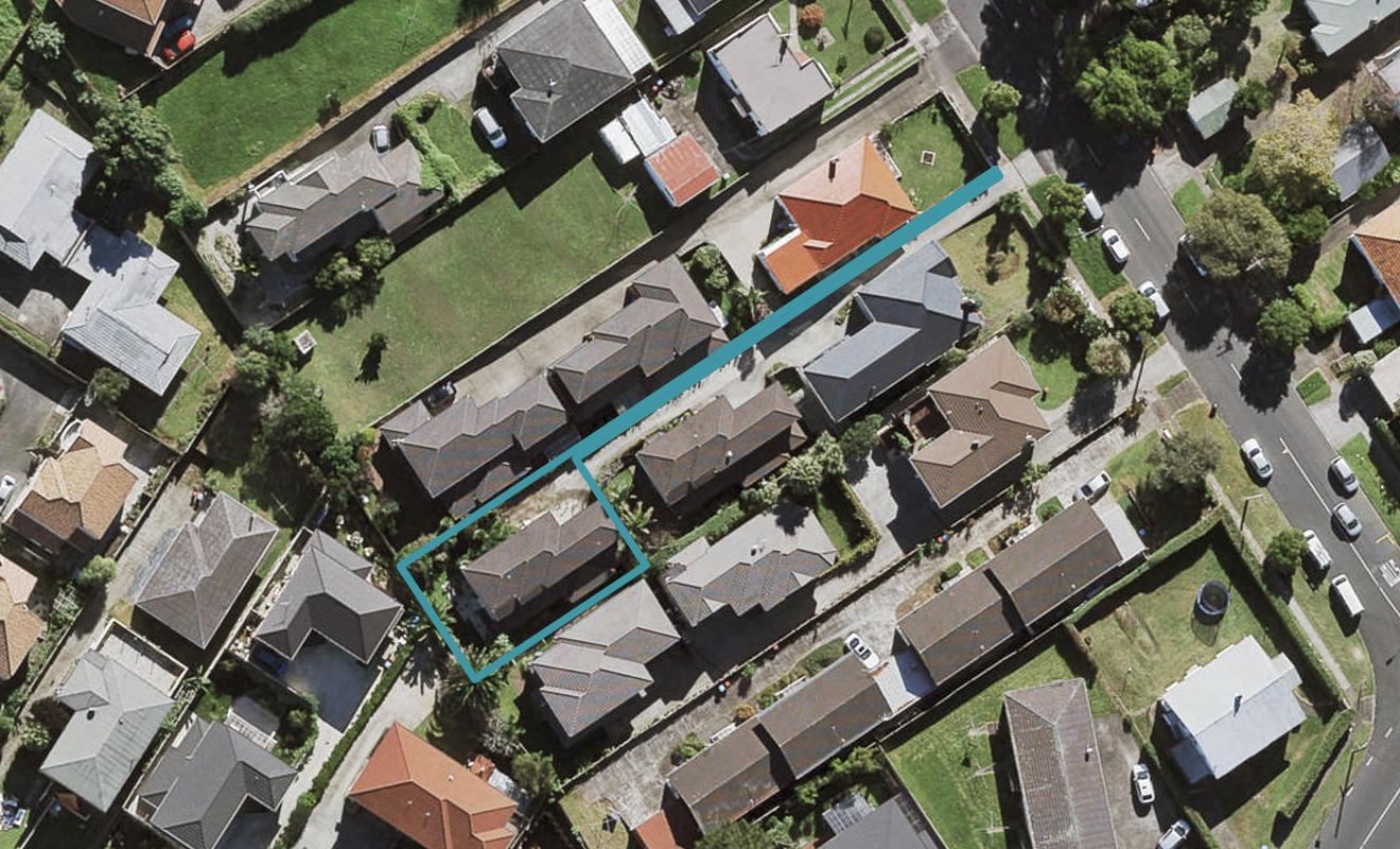15B Hayr Road, Three Kings, Auckland - Carousel 1