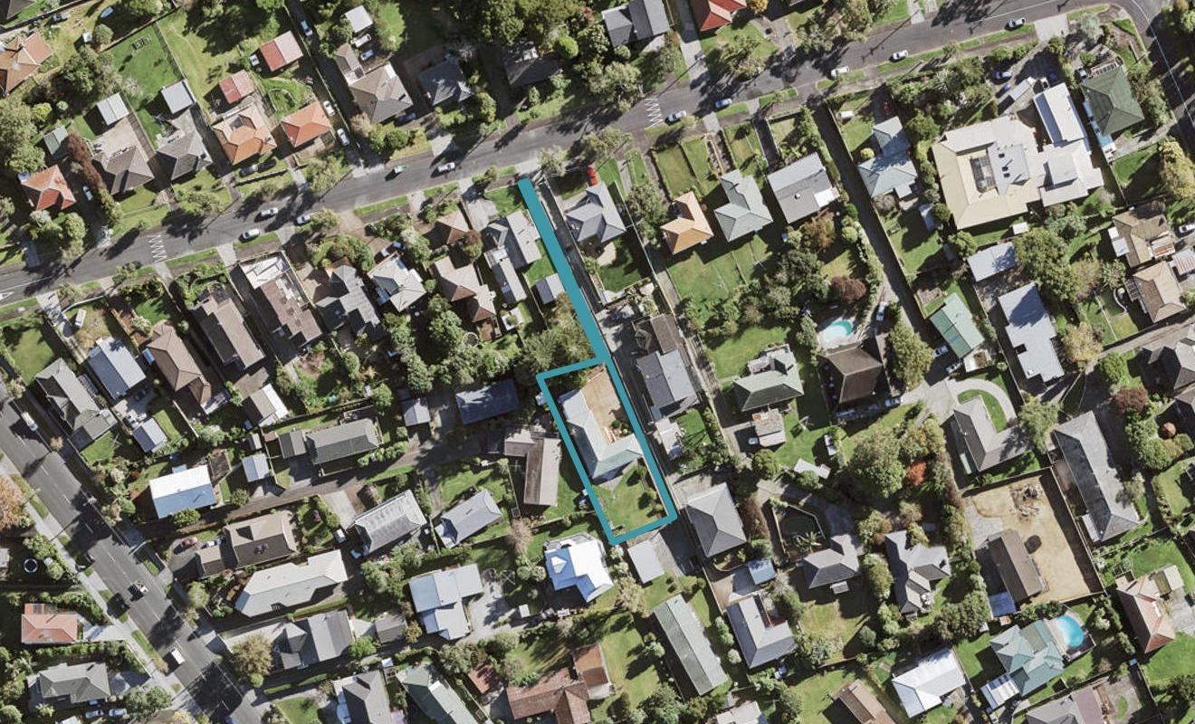 19 Batkin Road, New Windsor, Auckland - Carousel 1