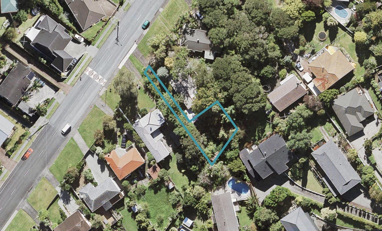 16B Avonleigh Road, Green Bay, Auckland - Carousel 1