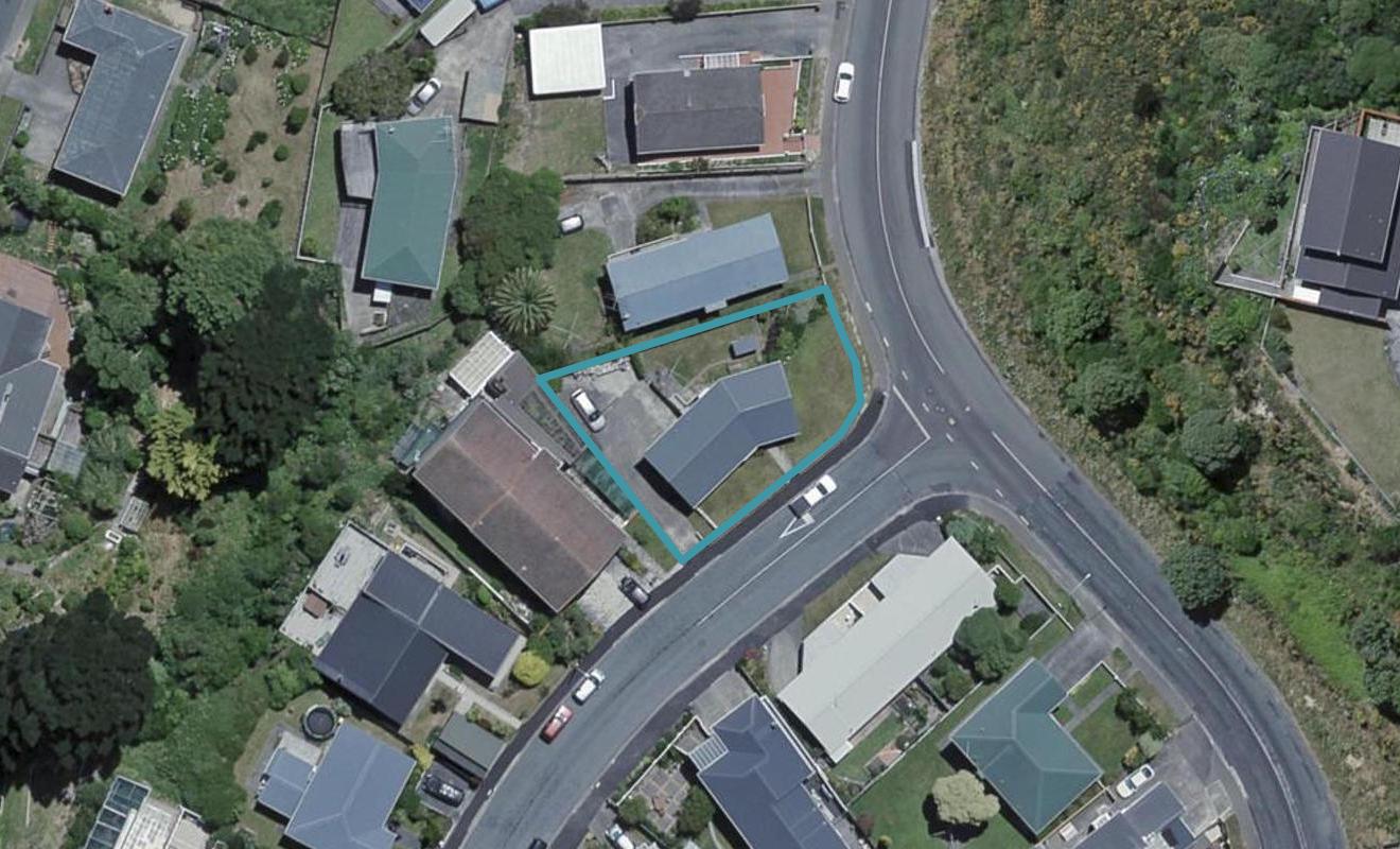 2 Witham Street, Island Bay, Wellington - Carousel 1