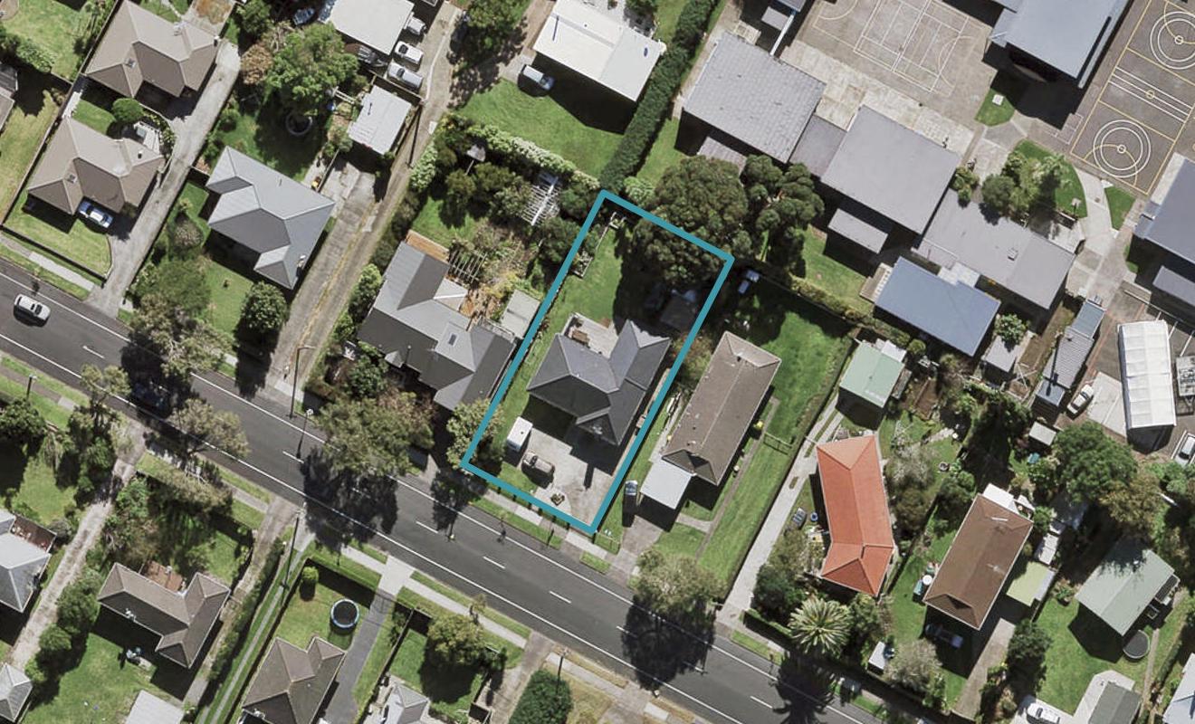 49 Muir Avenue, Mangere Bridge, Auckland - Carousel 1