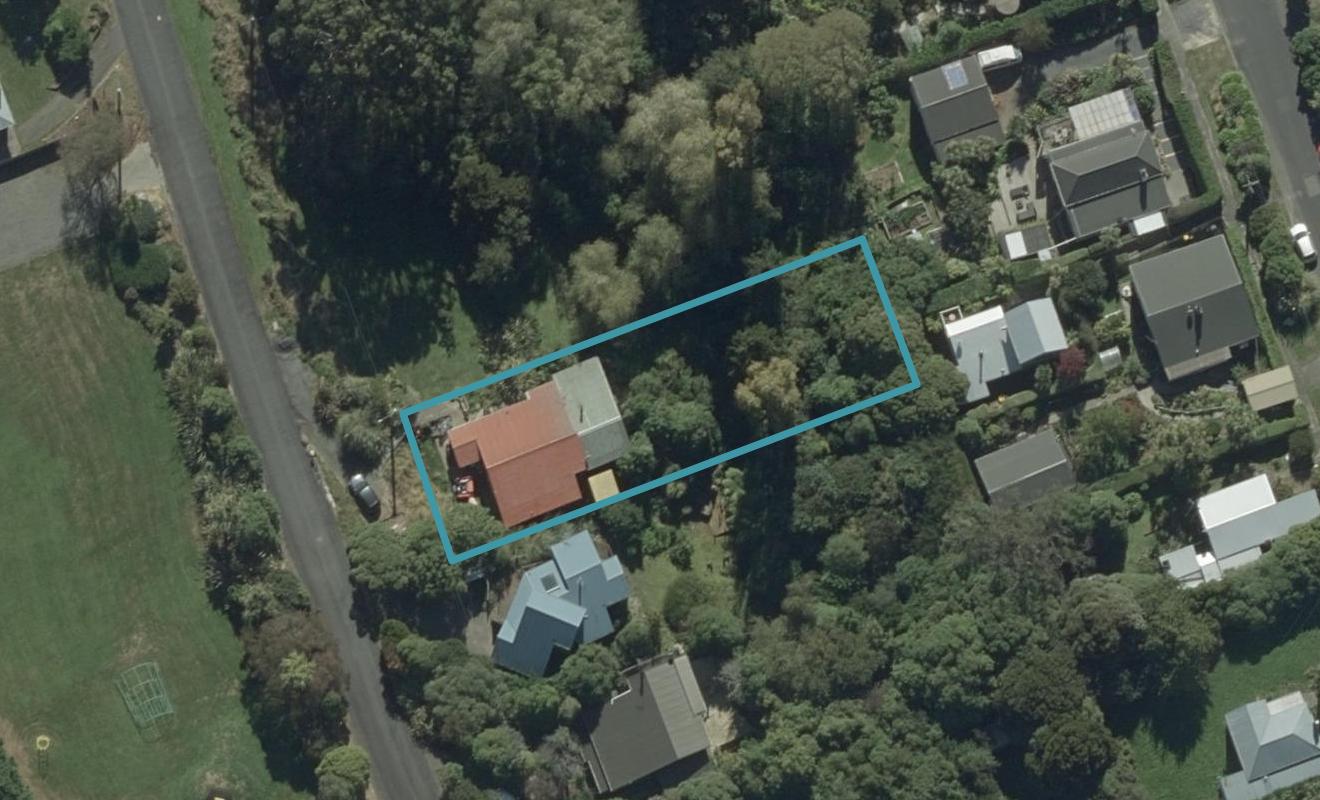19 Frances Street, Broad Bay, Dunedin - Carousel 1