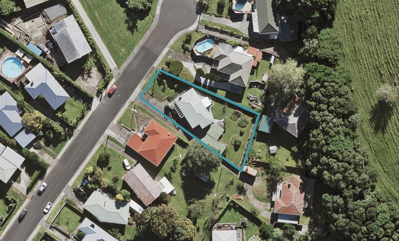 15 Pikitea Road, Mangere Bridge, Auckland - Carousel 1