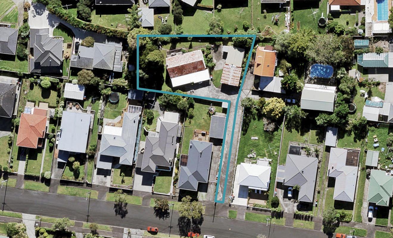 61 Heaphy Street, Blockhouse Bay, Auckland - Carousel 1