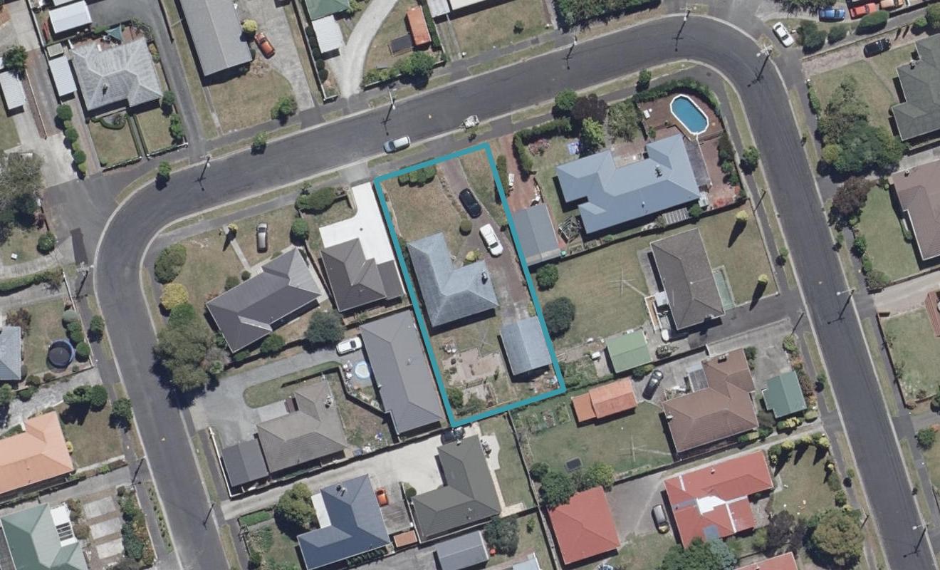 26 Fenwick Crescent, Hillcrest, Hamilton - Carousel 1
