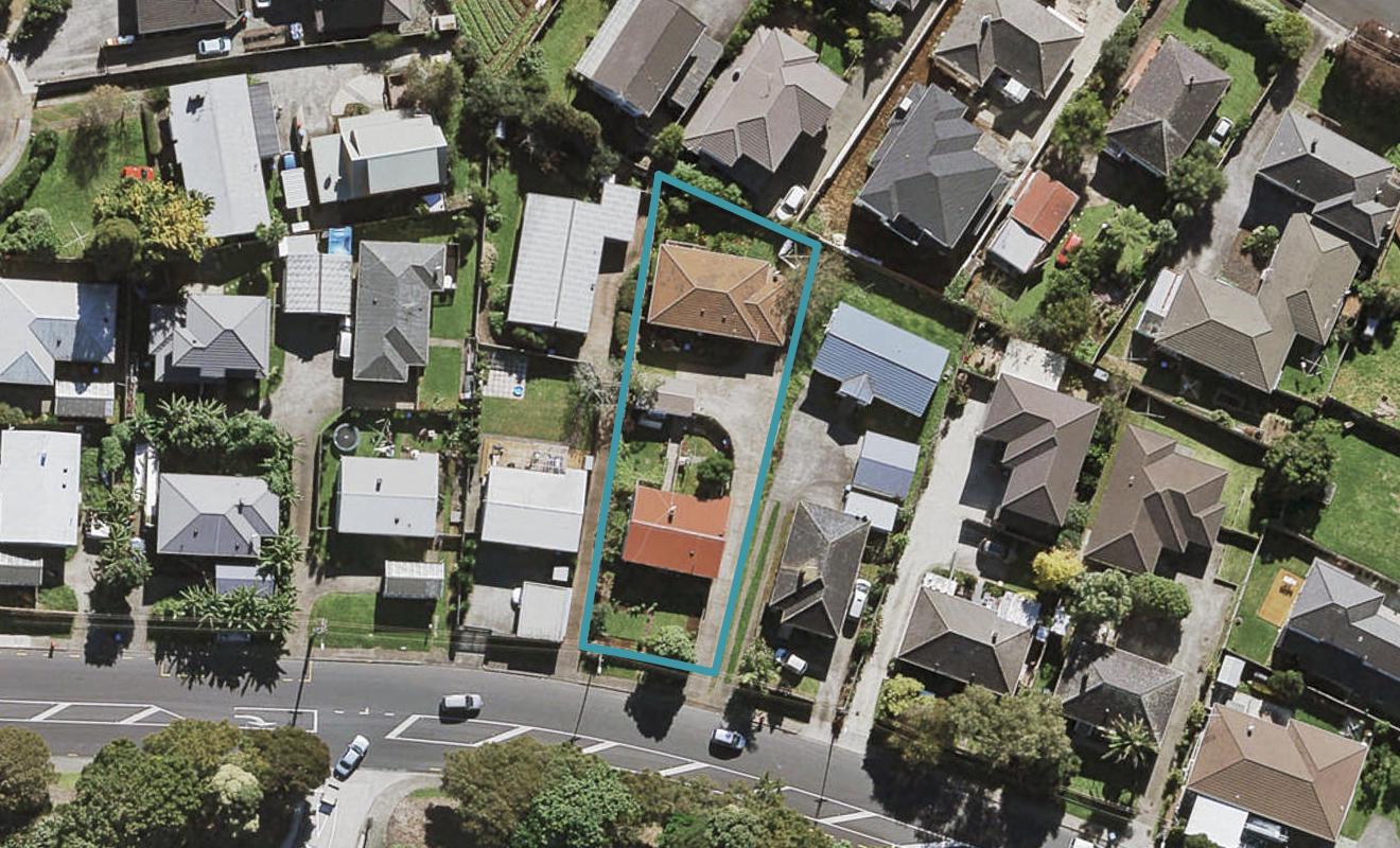 9 Carr Road, Three Kings, Auckland - Carousel 1