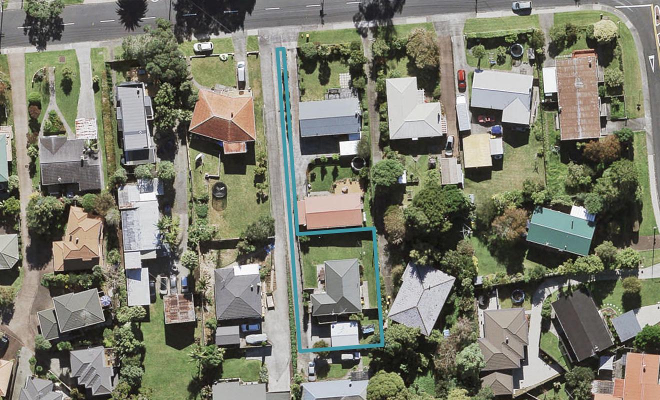 27 Tirimoana Road, Te Atatu South, Auckland - Carousel 1
