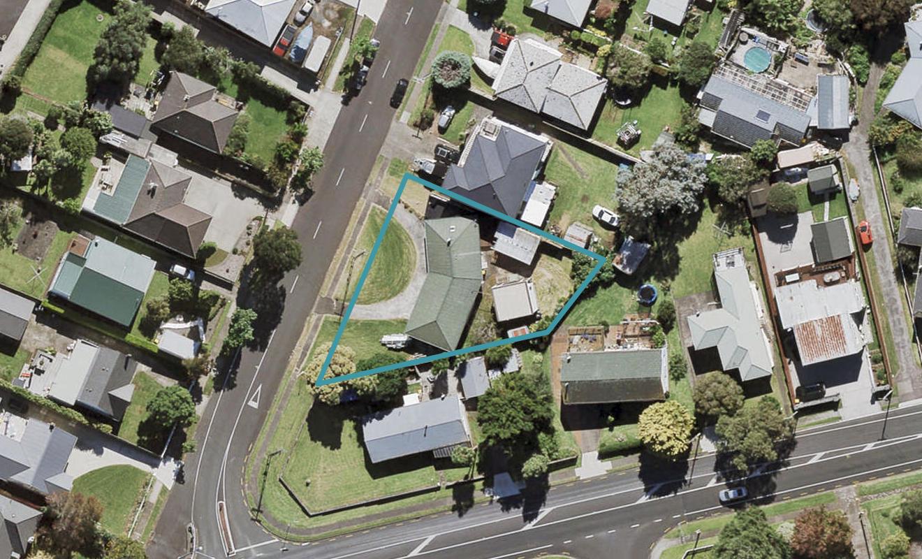28 Shortt Avenue, Mangere Bridge, Auckland - Carousel 1