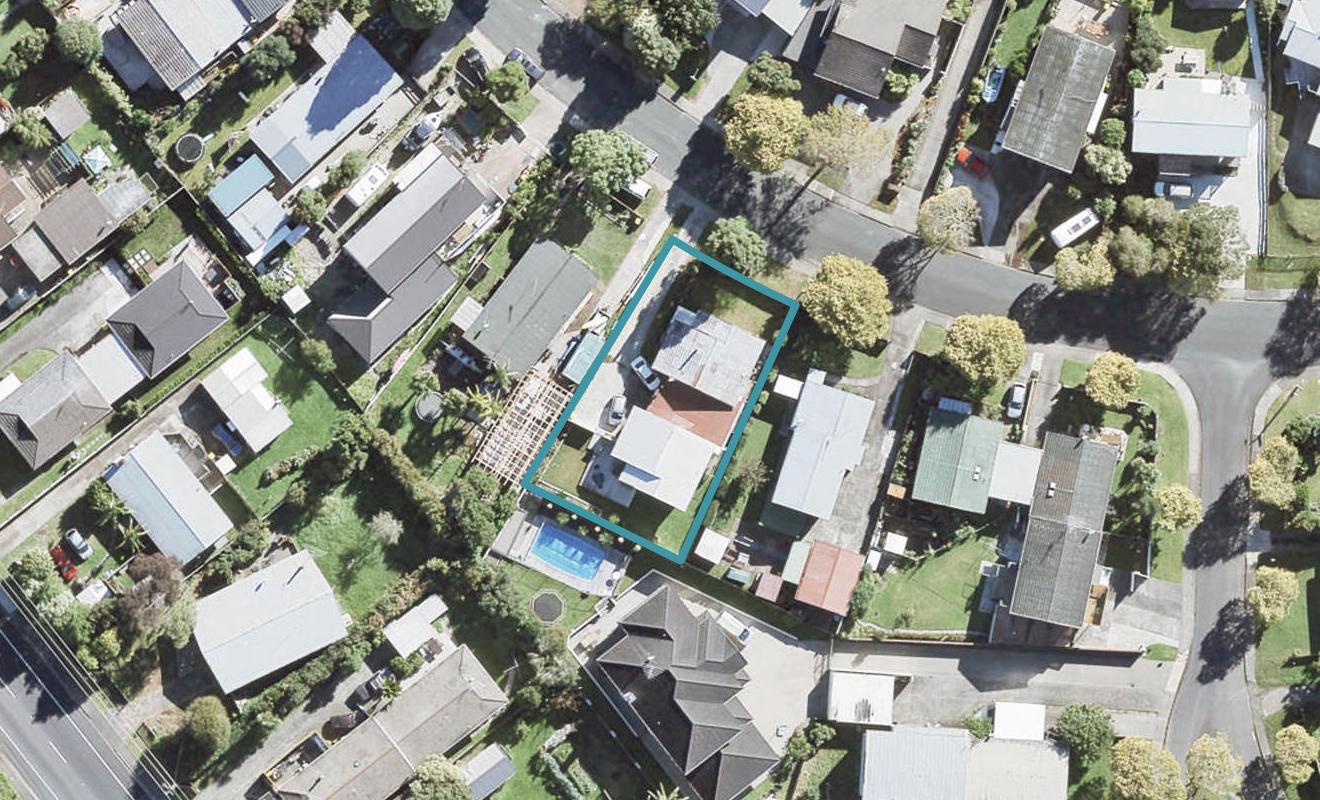 2/17 Thorburn Avenue, Red Beach, Whangaparāoa - Carousel 1
