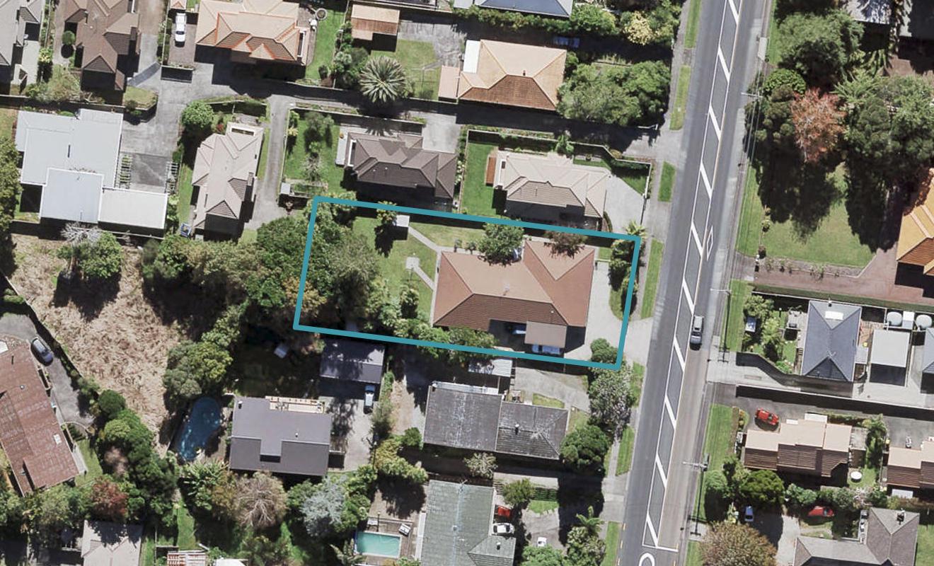 64 Te Atatu Road, Te Atatu South, Auckland - Carousel 1