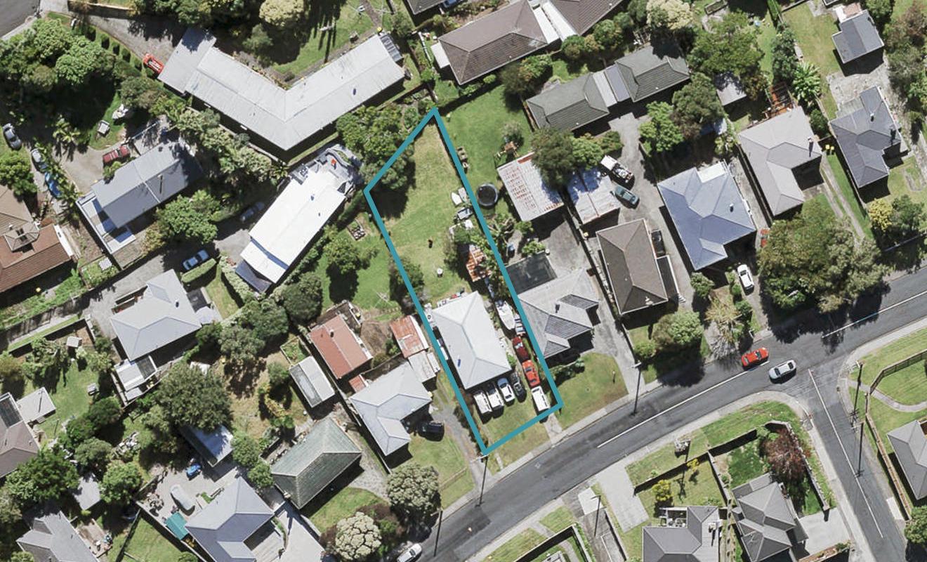 44 Vera Road, Te Atatu South, Auckland - Carousel 1