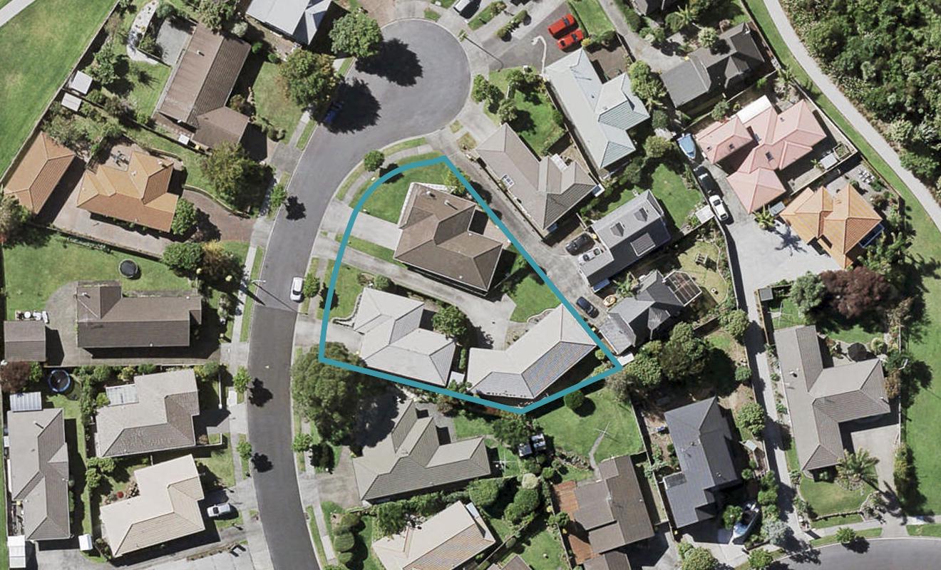 1/71 Frank Nobilo Drive, Golflands, Auckland - Carousel 1