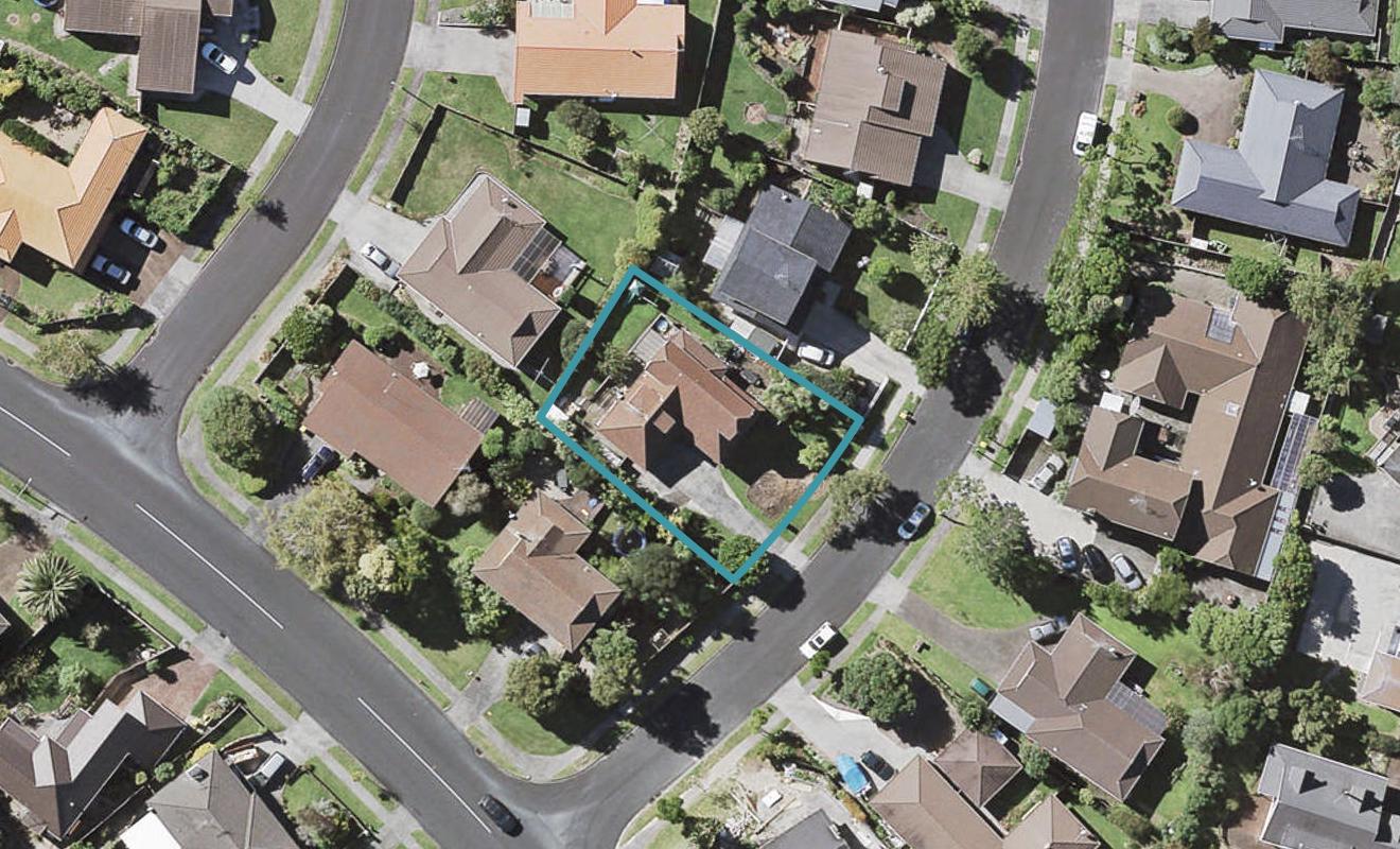4 Voltaire Court, Botany Downs, Auckland - Carousel 1