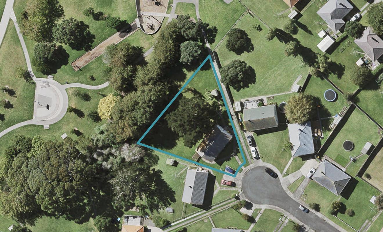 4 Lowe Street, Belmont, Auckland - Carousel 1