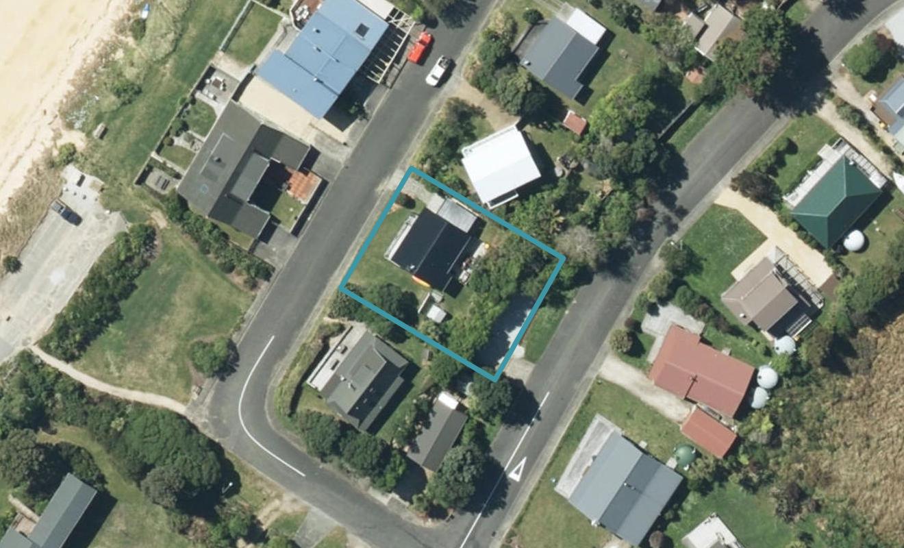 14 Cornwall Place, Tata Beach - Carousel 1
