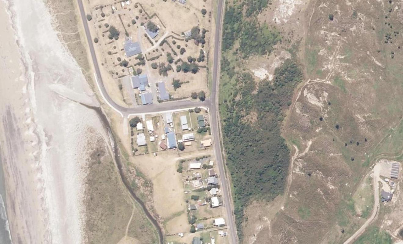 86 Newcastle Street, Māhia - Carousel 1