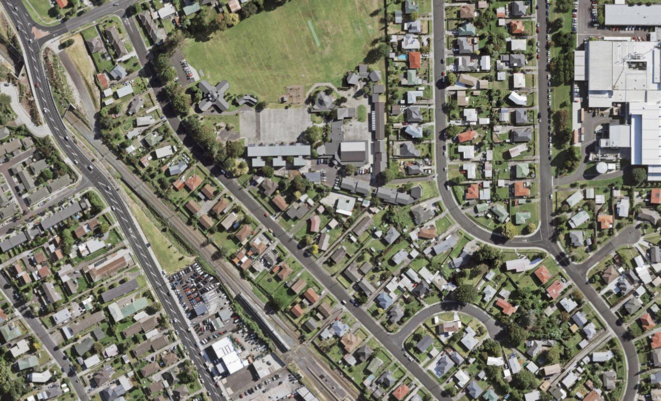 26 Ferguson Street, Manurewa East, Auckland - Carousel 1