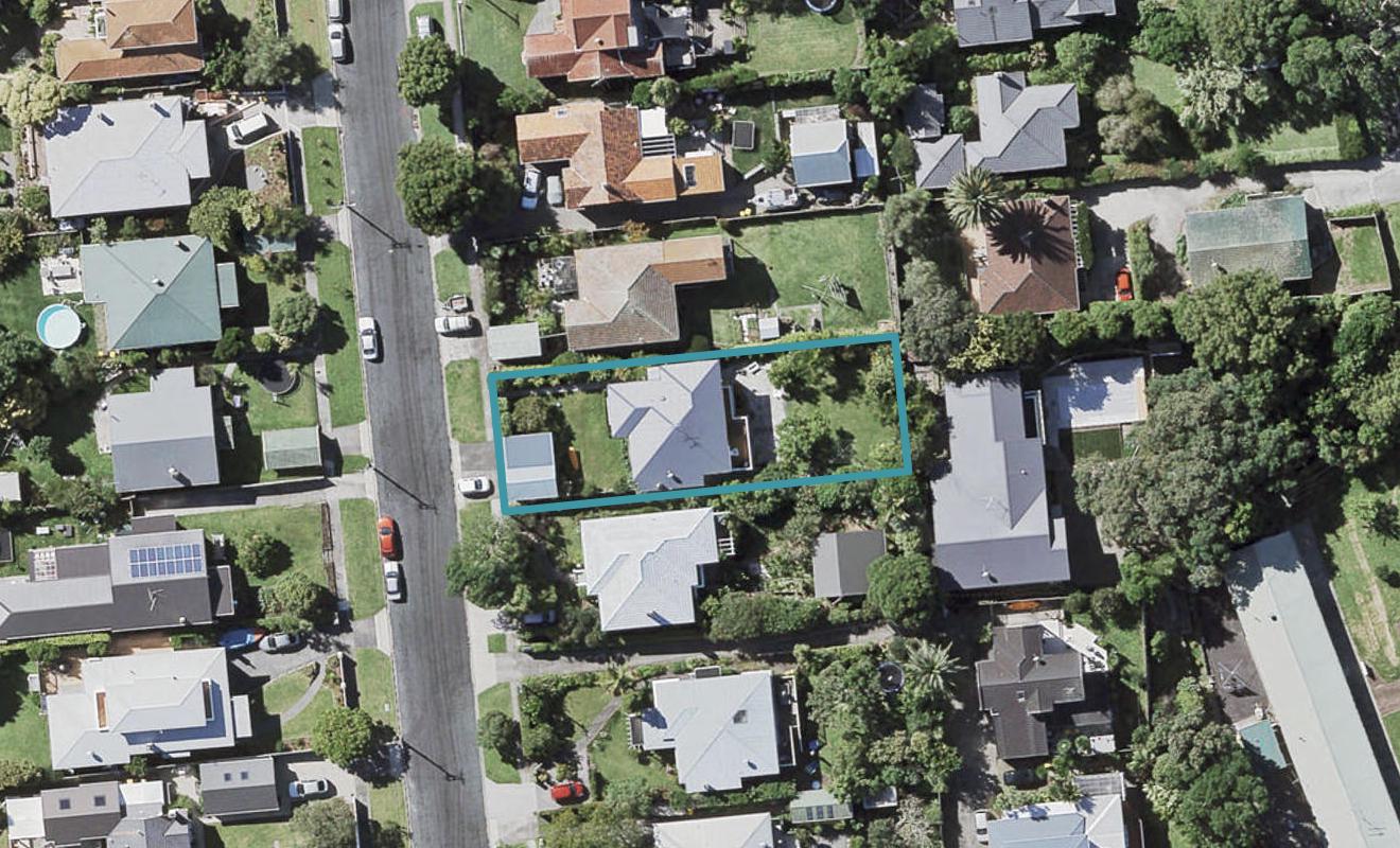 13 Niccol Avenue, Narrow Neck, Auckland - Carousel 1