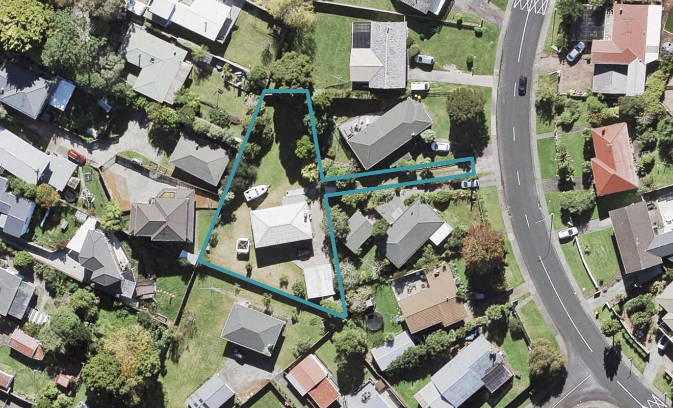 65 La Rosa Street, Green Bay, Auckland - Carousel 1