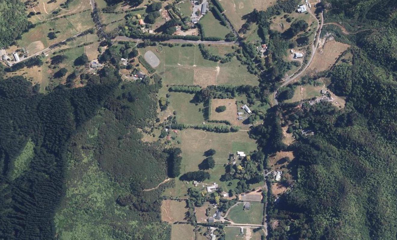 425A Moores Valley Road, Wainuiomata, Lower Hutt - Carousel 1