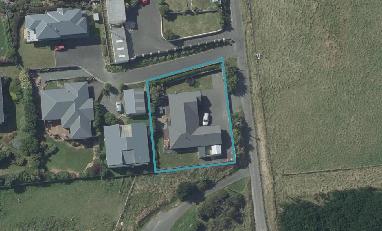 12 Hilton Road, Highcliff, Dunedin - Carousel 1