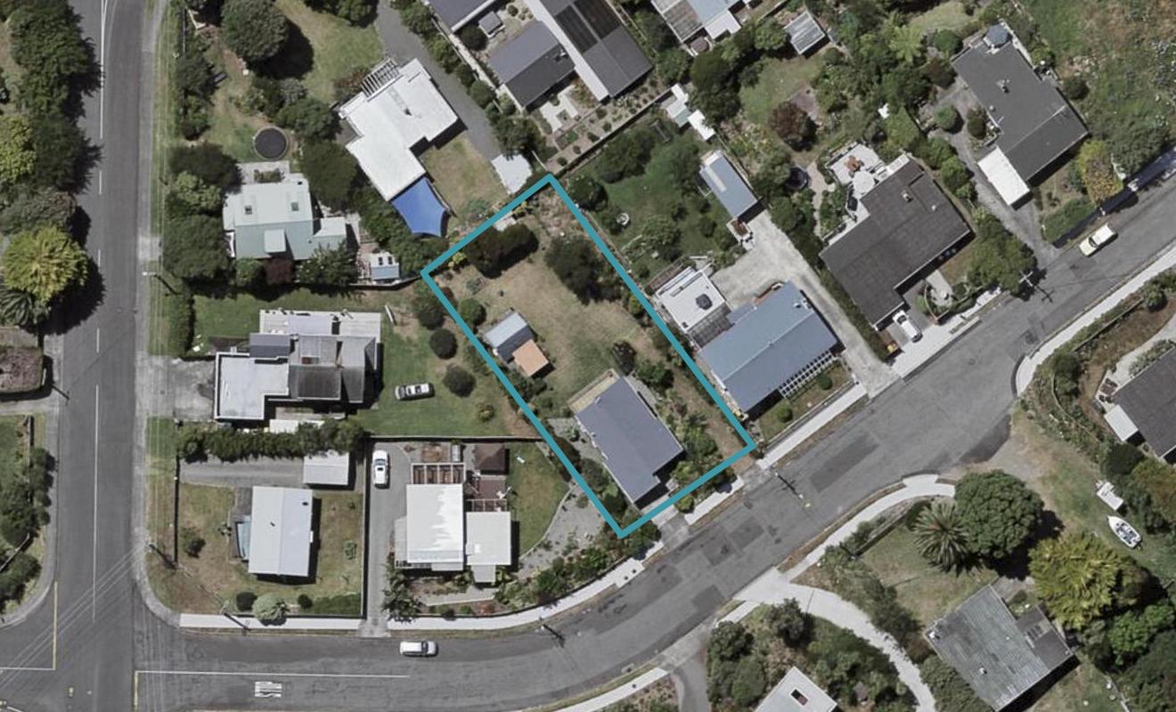 3 Kawau Grove, Waikanae Beach, Waikanae - Carousel 1