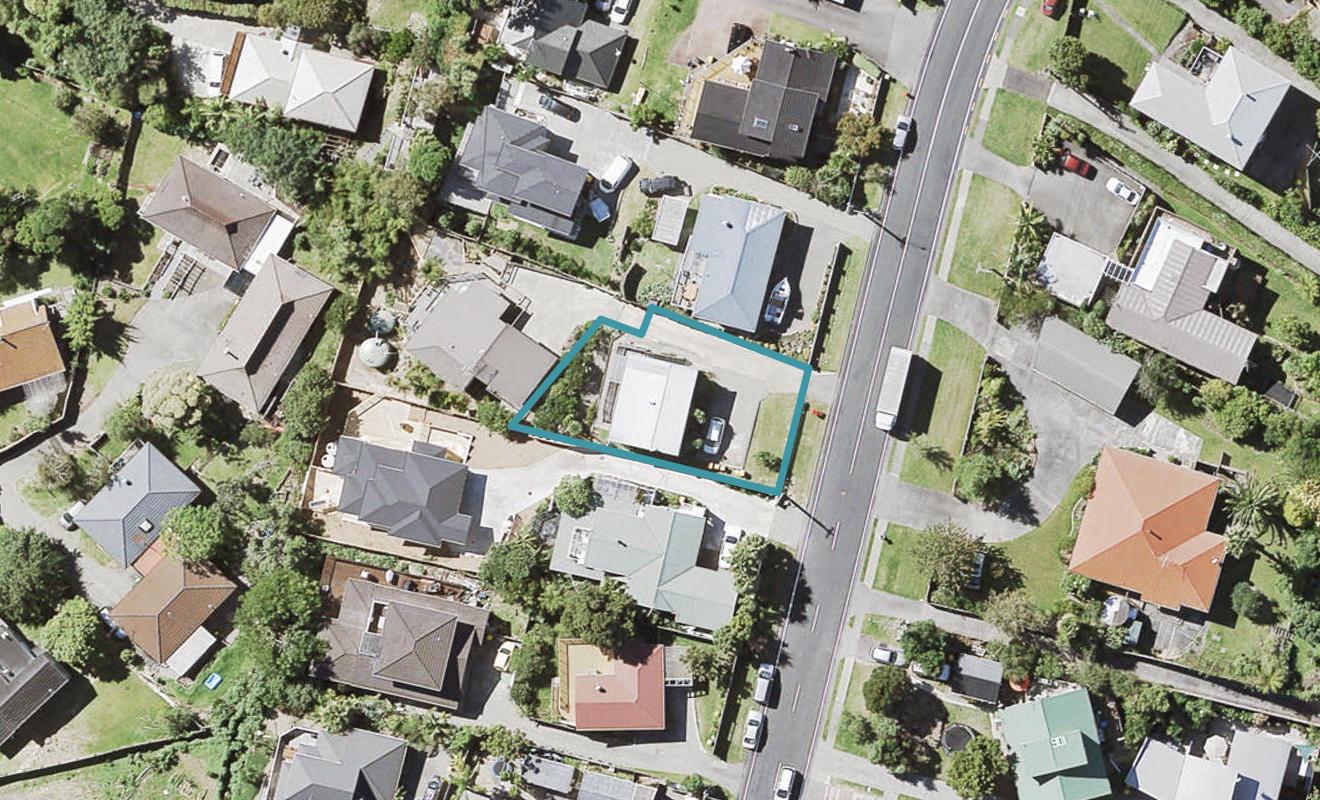 105 Arran Road, Browns Bay, Auckland - Carousel 1