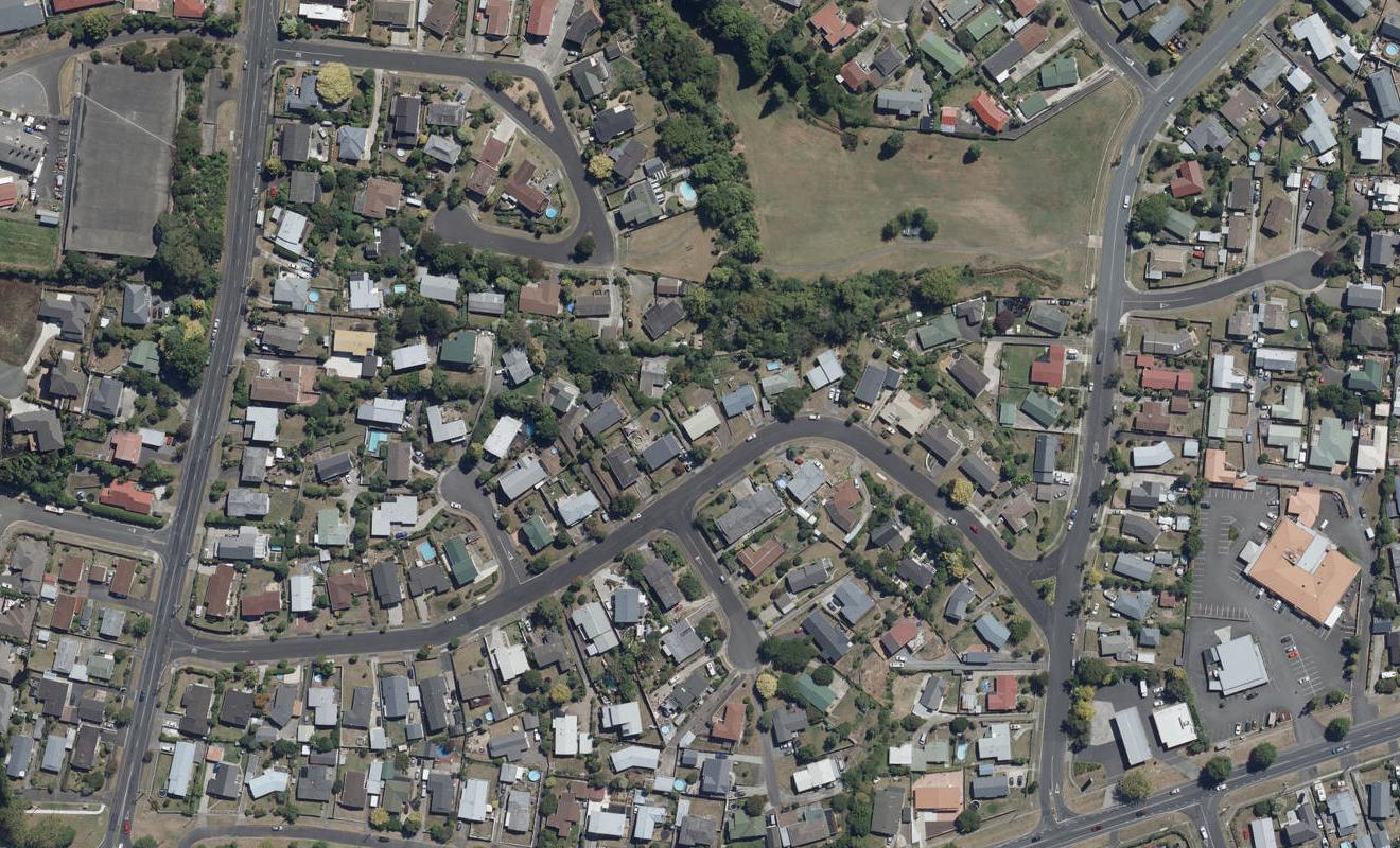18 Glamis Avenue, Dinsdale, Hamilton - Carousel 1