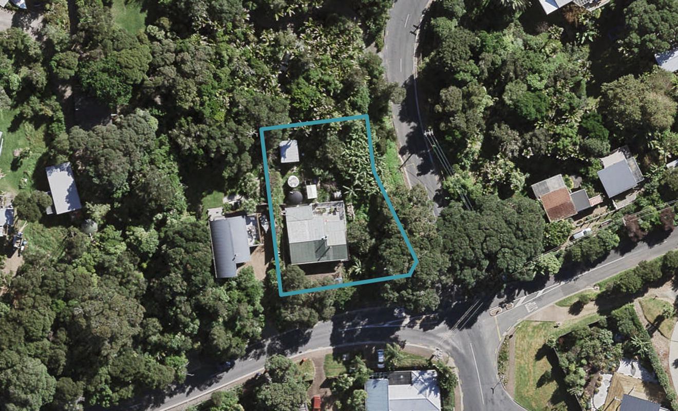 2 Palm Road, Palm Beach, Waiheke Island - Carousel 1