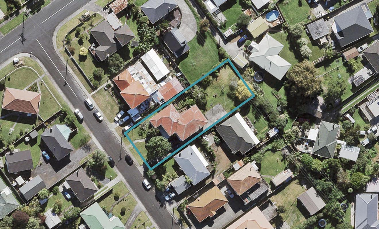 6 Poto Street, Te Atatu South, Auckland - Carousel 1