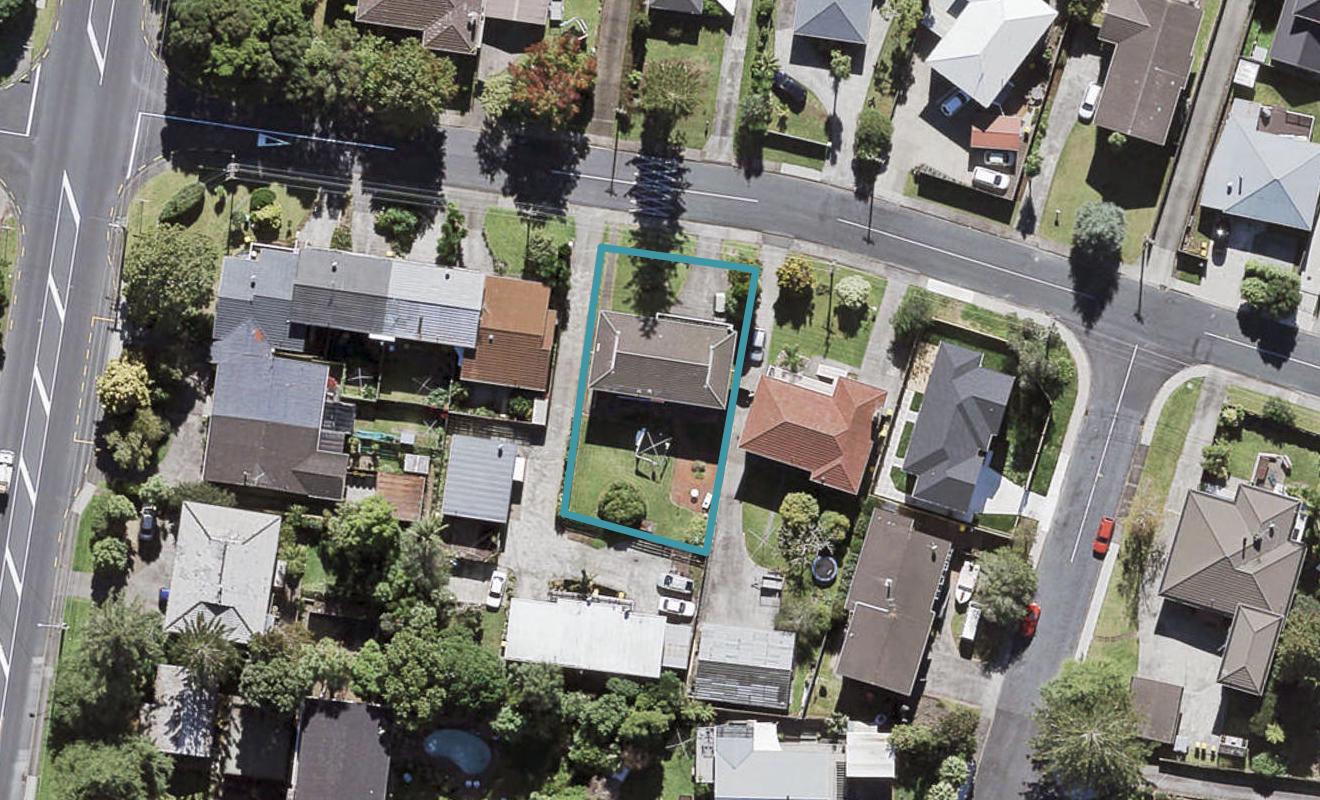 3/1B Divich Avenue, Te Atatu South, Auckland - Carousel 1